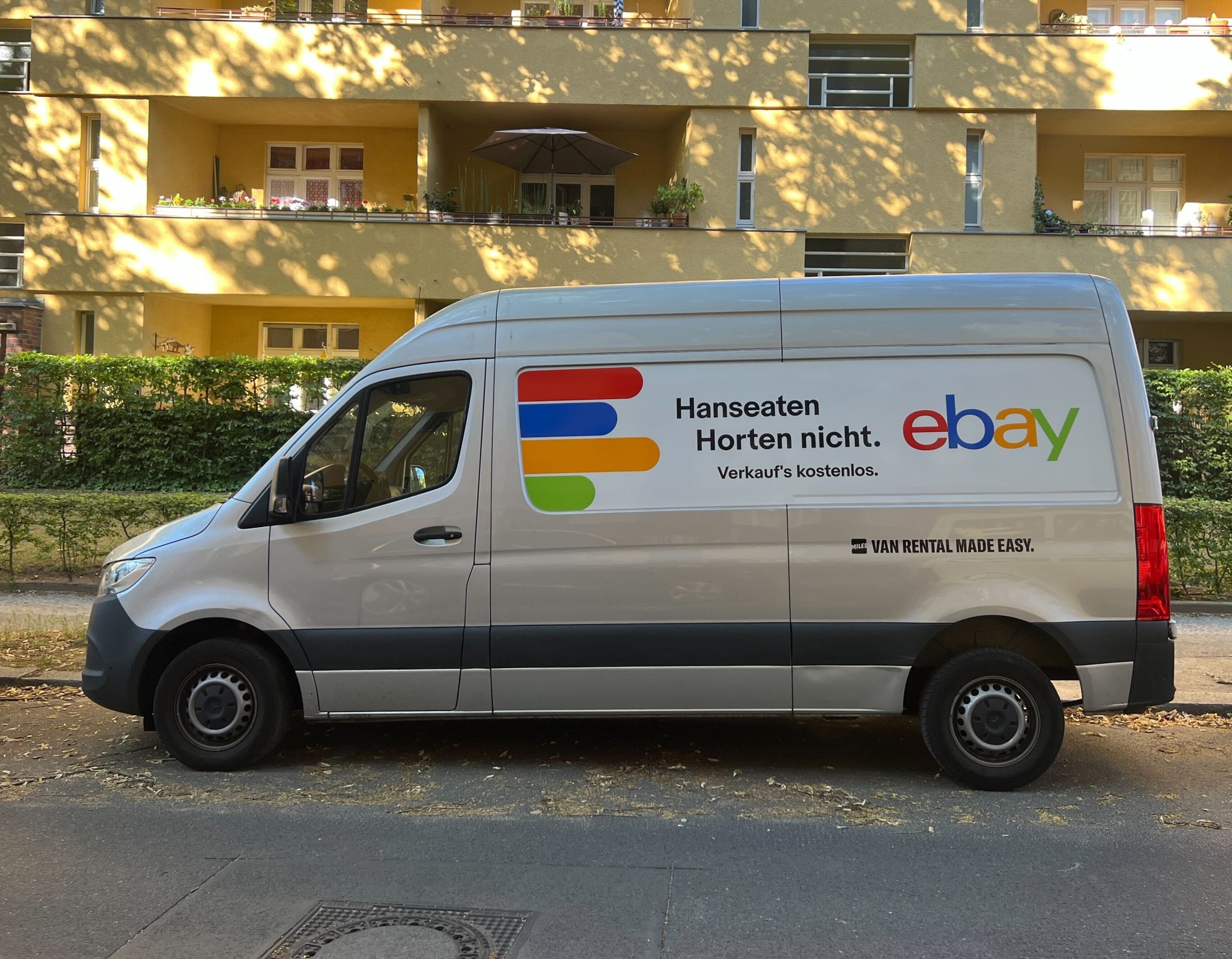 Mobil und sichtbar: eBay auf 272 Transportern in sieben Städten