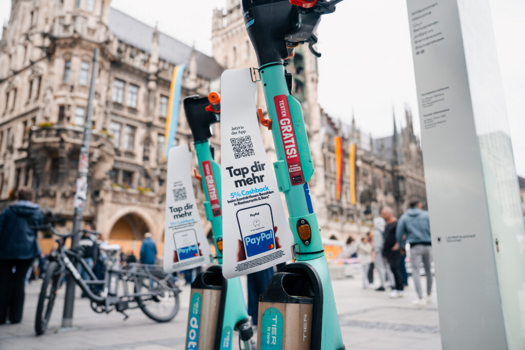 PayPal Scooter Flags München
